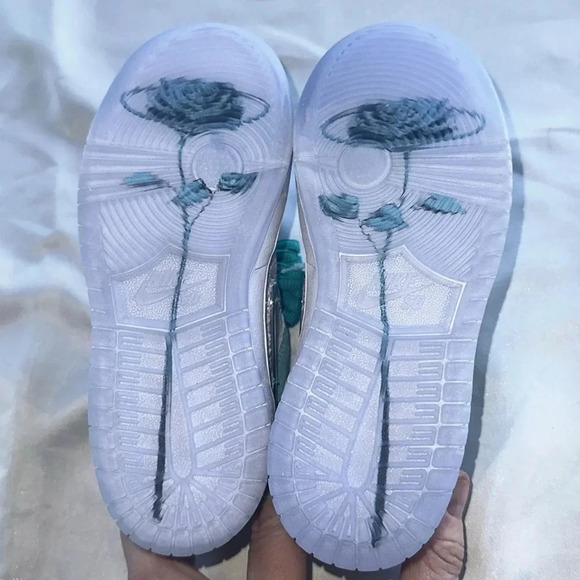 Nike SB Dunk low pro “april” size 12 childrens NIB - Picture 7 of 10